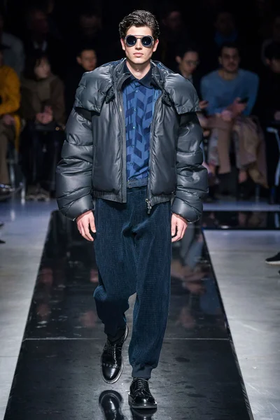 Look 26